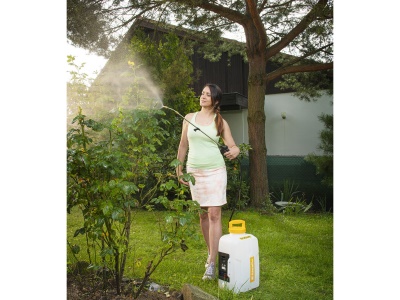 Riwall PRO RAS 1220 SET - aku postřikovač 20 V + 2Ah baterie + nabíječka