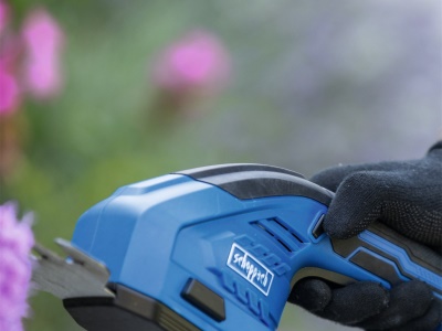 Scheppach C-HTGS200-X-SET S - 20 V IXES aku nůžky na trávu a keře + 2Ah baterie + nabíječka 2,4 A