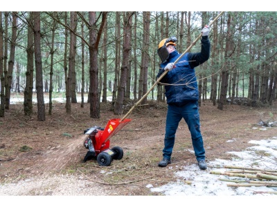 Diskový štěpkovač RTS-300 Remet (spalovací motor 7 HP)