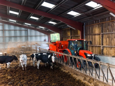 Zemědělský traktor Kubota M4063 Cab