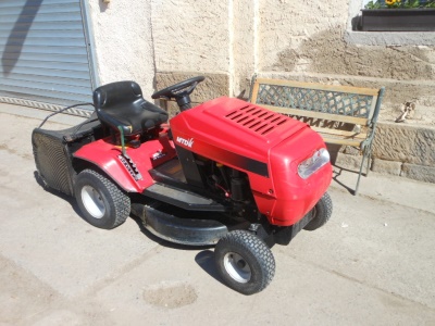 Travní traktor MTD RH 115/76 