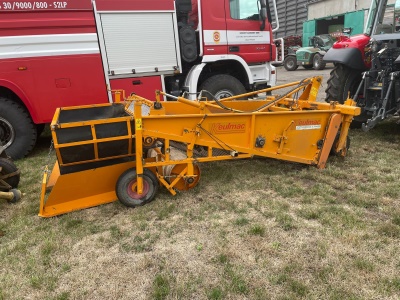 Čelní osekávač cibulové natě Keulmac a Vyorávač cibule Keulmac