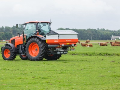 Rozmetadlo průmyslových hnojiv Kubota DSM-W
