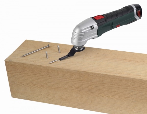 KRT990009 - Řezný nůž na dřevo / kov / plast 10 mm