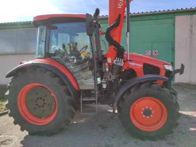 Zemědělský traktor Kubota M5-092 s čelním nakladačem LK1500M