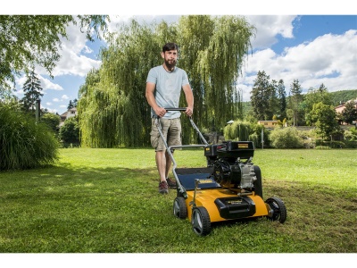 Riwall PRO RPV 4058 - travní vertikutátor/provzdušňovač s benzinovým motorem 40 cm