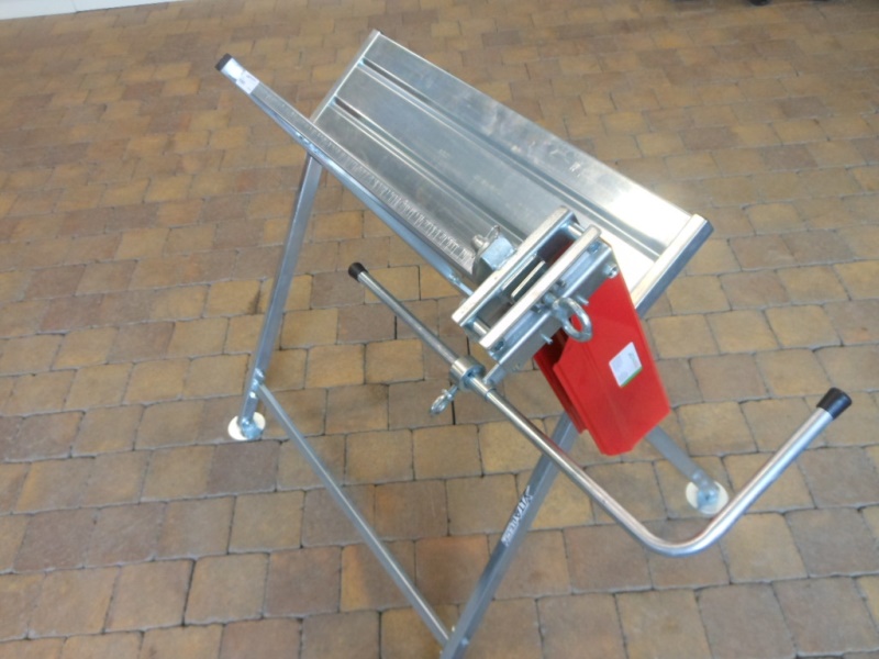 Stojan na dřevo s držákem mot. pily