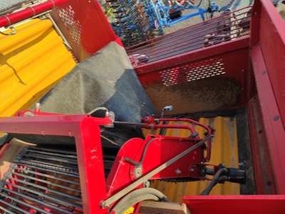 Sklízeč brambor nebo cibule GRIMME SE 75/85-55