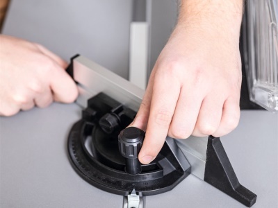 Scheppach HS 105 - elektrická stolová pila