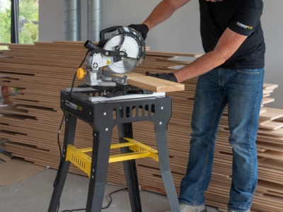 POWX07555 - Pokosová pila 1 700W / 210mm