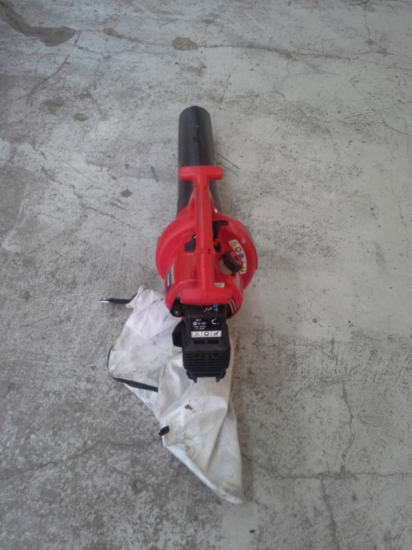 Benzínový foukač + vysavač TROY BILT TB3100S
